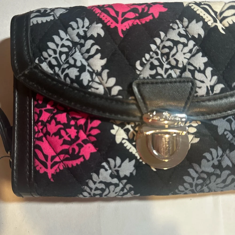 VERA BRADLEY Ultimate Wristlet in Northern Lights Print - Picture 4 of 6
